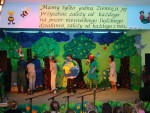 Proekologiczna pantomima uczniów SP w Kiełpinach