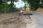 Prace przy budowie nowego chodnika w Nicwałdzie
